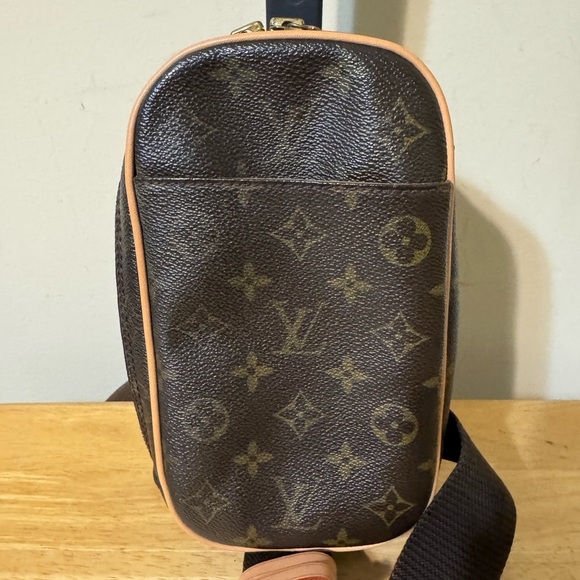 Louis Vuitton Monogram Gange Pochette - Picture 1 of 10